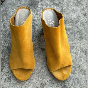 Bos & Co Mustard Peep Toe Block Heel, size 40 (Us  9)